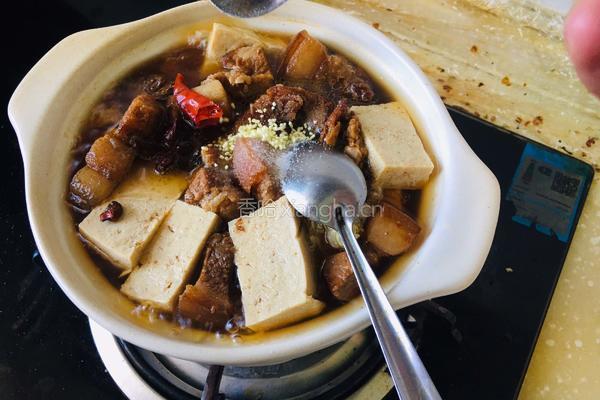 砂锅红烧肉炖白菜的做法图解6