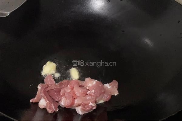 肉片炒丝瓜的做法图解2