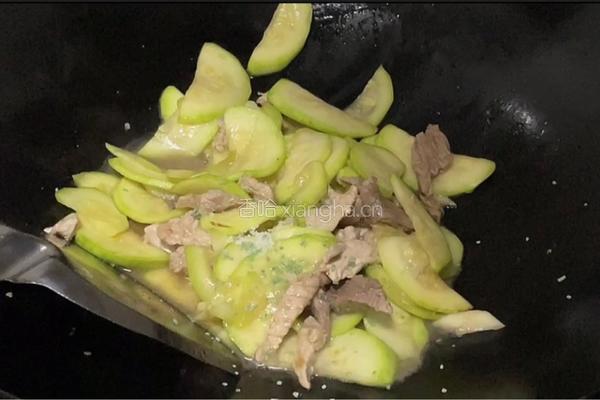 肉片炒丝瓜的做法图解6