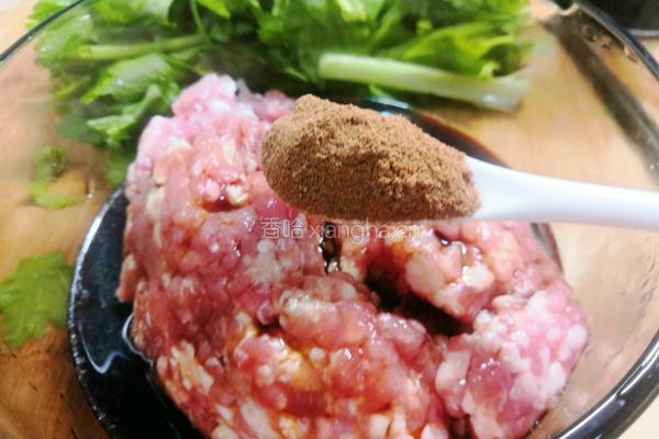 芹菜猪肉馅的做法图解3