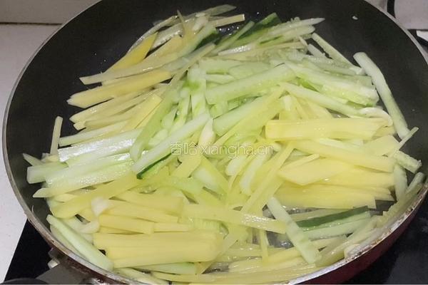 黄瓜土豆丝的做法图解6