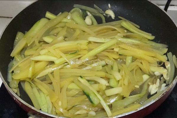 黄瓜土豆丝的做法图解10
