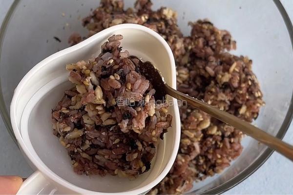 海苔红米饭团的做法图解6