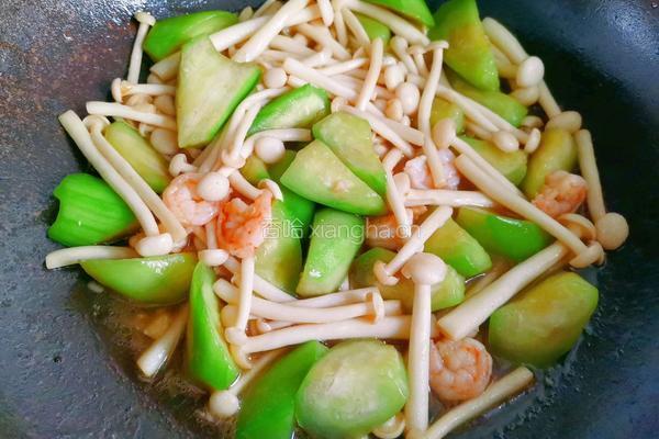 虾仁丝瓜炒白玉菇的做法图解12