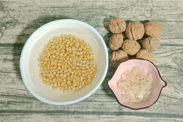 核桃豆浆的做法图解1