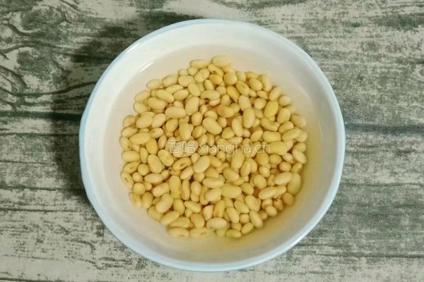 核桃豆浆的做法图解2