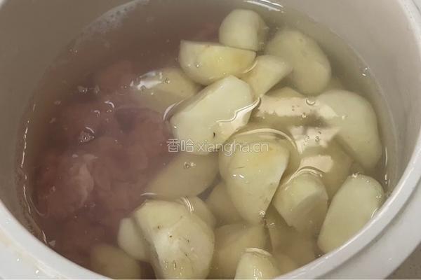 荸荠瘦肉汤的做法图解6