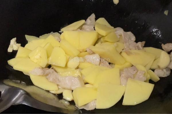 土豆烧五花肉的做法图解7