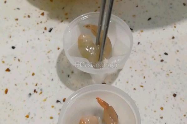 虾仁蒸蛋的做法图解2