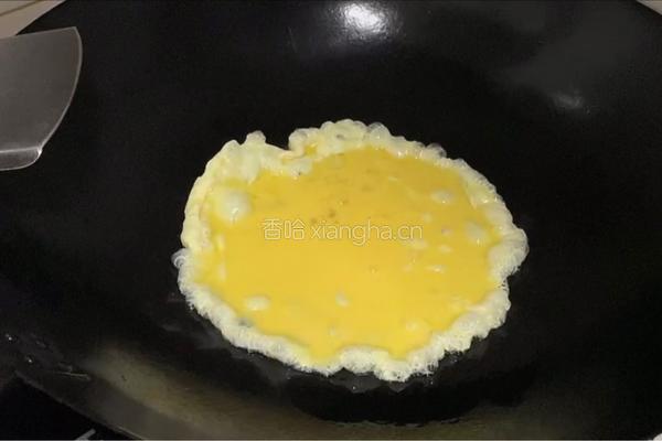 南瓜炒鸡蛋的做法图解2