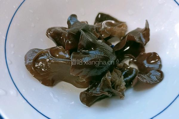 柠檬手撕鸡腿的做法图解2
