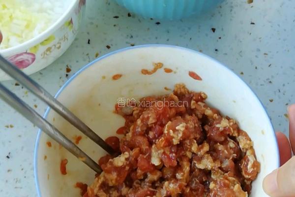猪肉胡萝卜馅的做法图解2