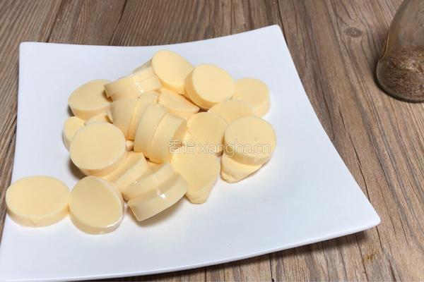 椒盐日本豆腐的做法图解1