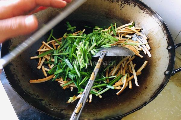 韭菜炒豆干的做法图解6