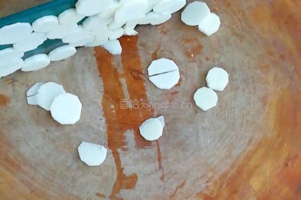 山药小米粥的做法图解3