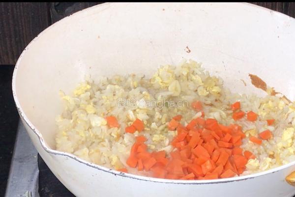 酸豇豆蛋炒饭的做法图解6