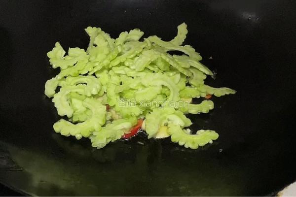 清炒苦瓜的做法图解5