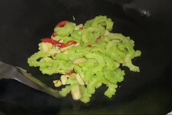 清炒苦瓜的做法图解8