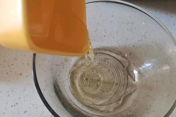 清新柠檬海绵蛋糕的做法图解3