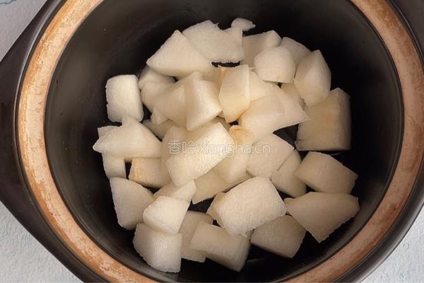 雪梨炖肉的做法图解3