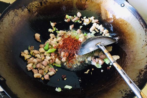 香菇羊肉臊子面的做法图解6