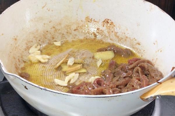 青椒洋葱炒牛肉的做法图解7