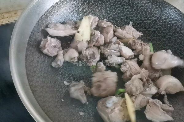 白萝卜炖鸭肉的做法图解7