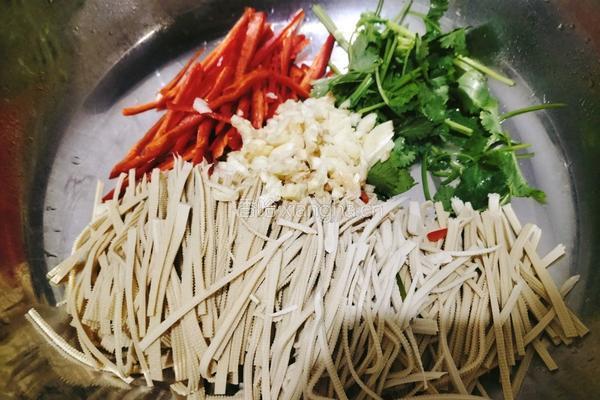 凉拌豆腐丝的做法图解1