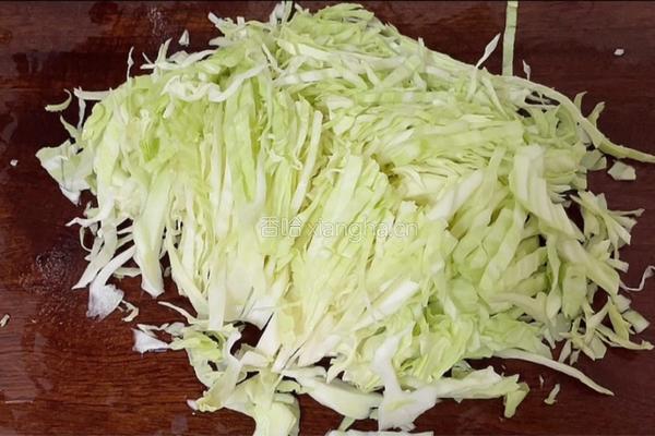 包菜鸡蛋炒粉丝的做法图解2
