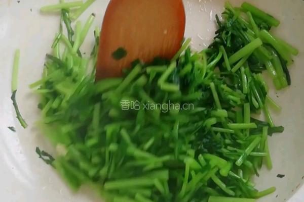 鸡蛋酱茼蒿的做法图解6