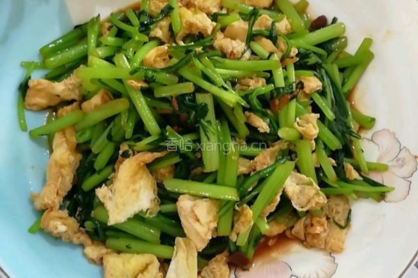 鸡蛋酱茼蒿的做法图解10