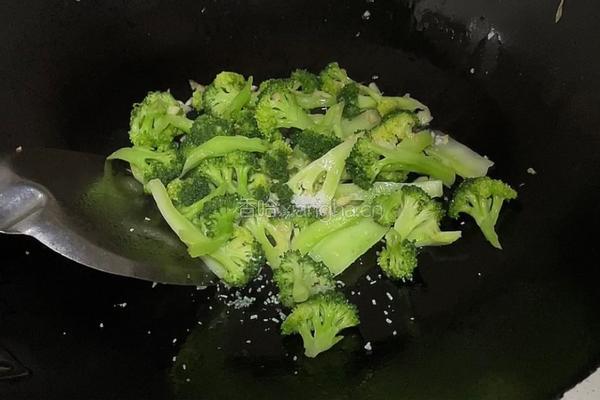 蒜蓉西兰花的做法图解8