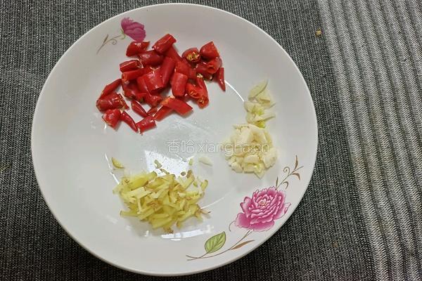 回锅肉炒白萝卜的做法图解4