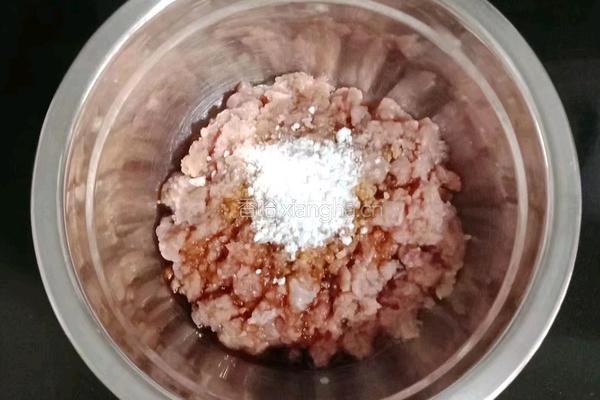 肉末蒸土豆的做法图解2