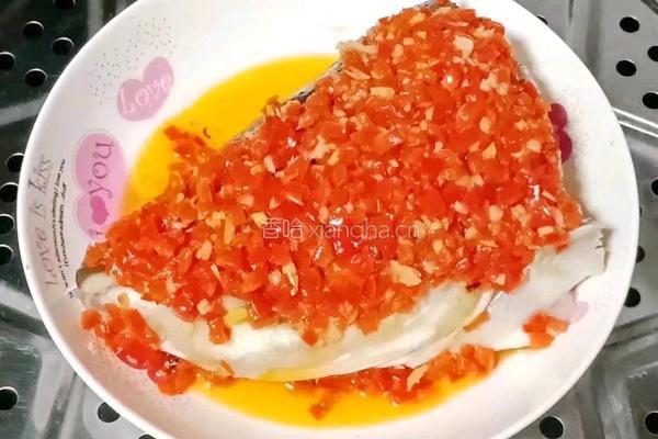 剁椒蒸鱼头的做法图解11
