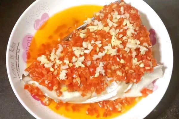 剁椒蒸鱼头的做法图解12