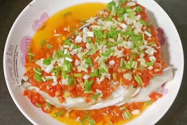 剁椒蒸鱼头的做法图解13