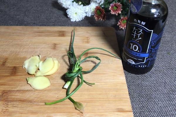 菊花萝卜丸子汤的做法图解3