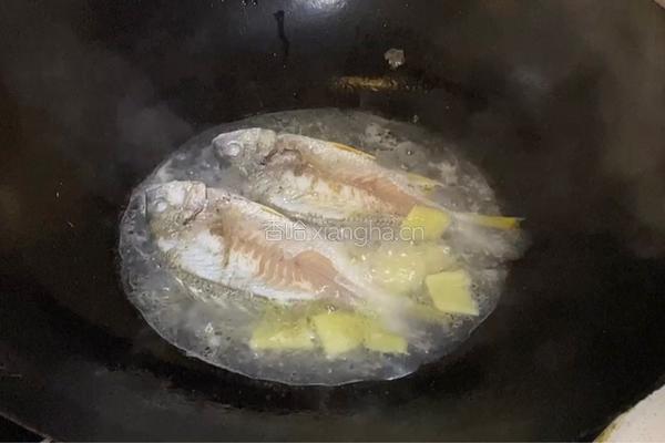 酱香鲫鱼的做法图解5