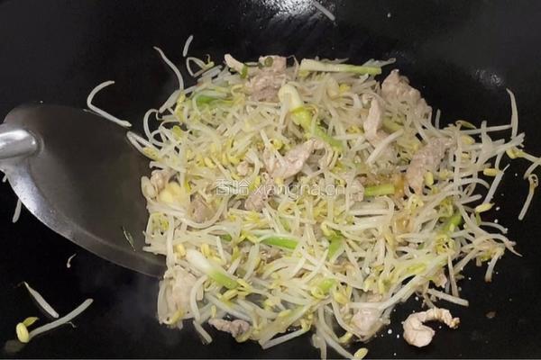 豆芽炒肉丝的做法图解7