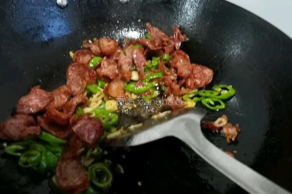 青椒腊肠的做法图解8