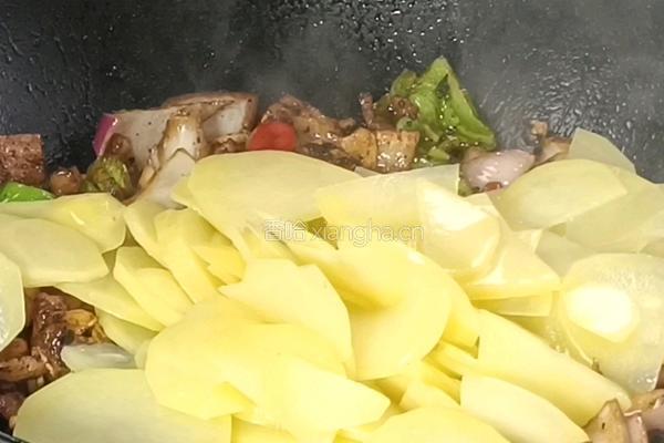 干锅土豆片的做法图解12