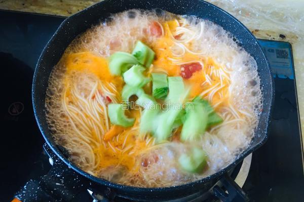 番茄青菜汤面的做法图解7