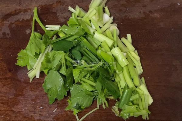 虾仁炒花菜的做法图解1
