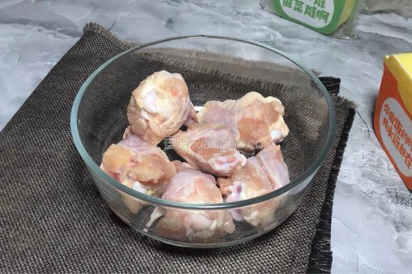 香酥炸鸡腿的做法图解1
