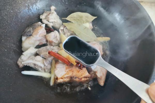 排骨土豆炖豆角的做法图解7