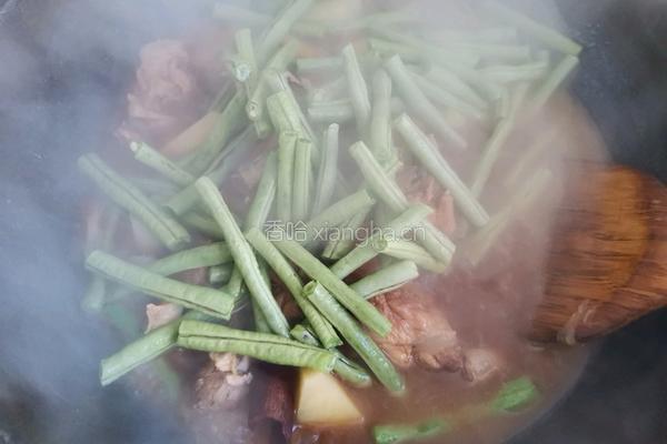 排骨土豆炖豆角的做法图解9