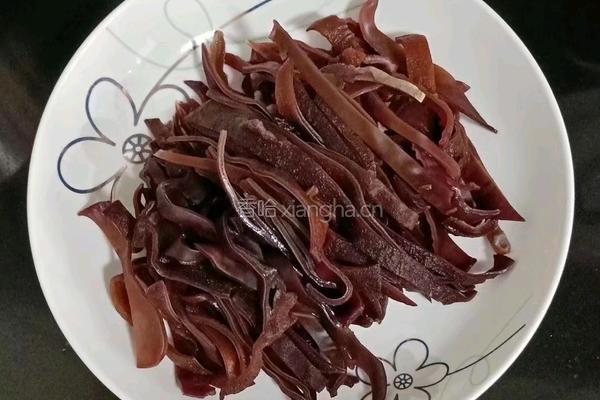 茭白炒肉丝的做法图解2