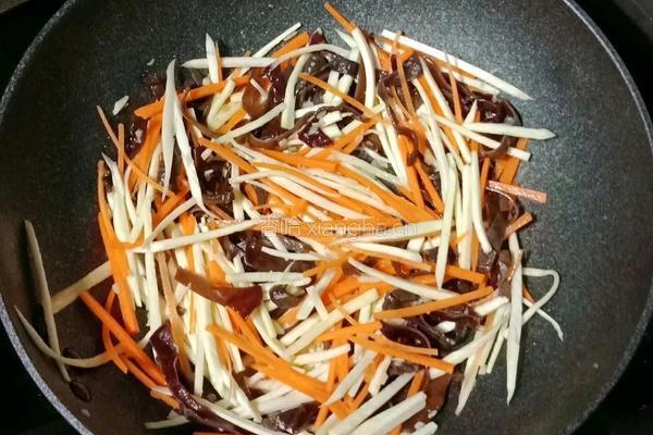茭白炒肉丝的做法图解11