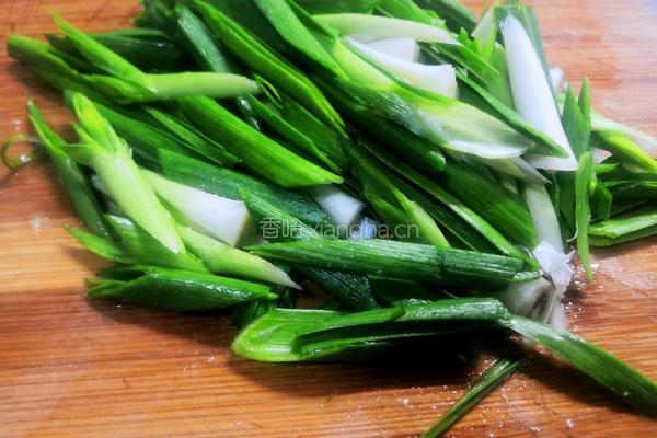 百合蘑菇炒肉片的做法图解4